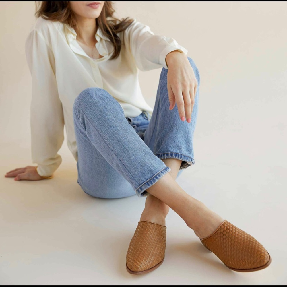 Nisolo Ana Woven Mule (Almond)